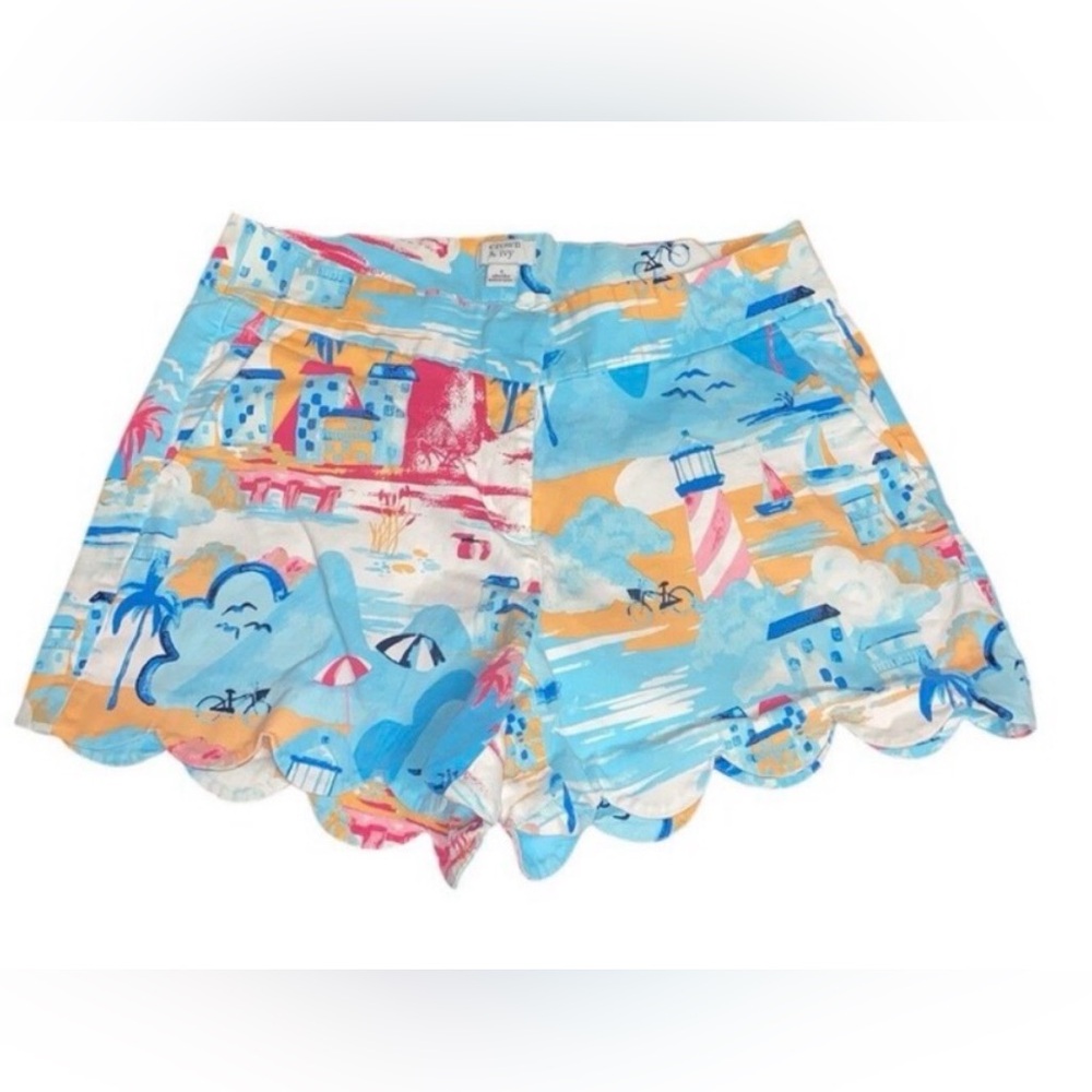 Crown & Ivy Shelby Scalloped Hem Shorts